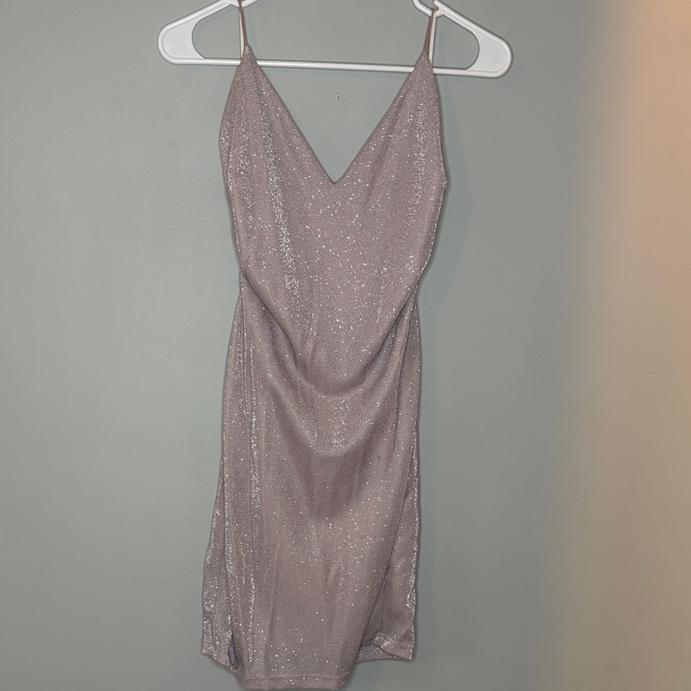 Elegant Glittering Dress in Shimmering Mauve